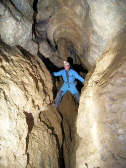Höhle ohne Namen (Stein am Wasser) (Foto: T. Schneider) Höhle ohne Namen (Stein am Wasser) (Foto: T. Schneider)